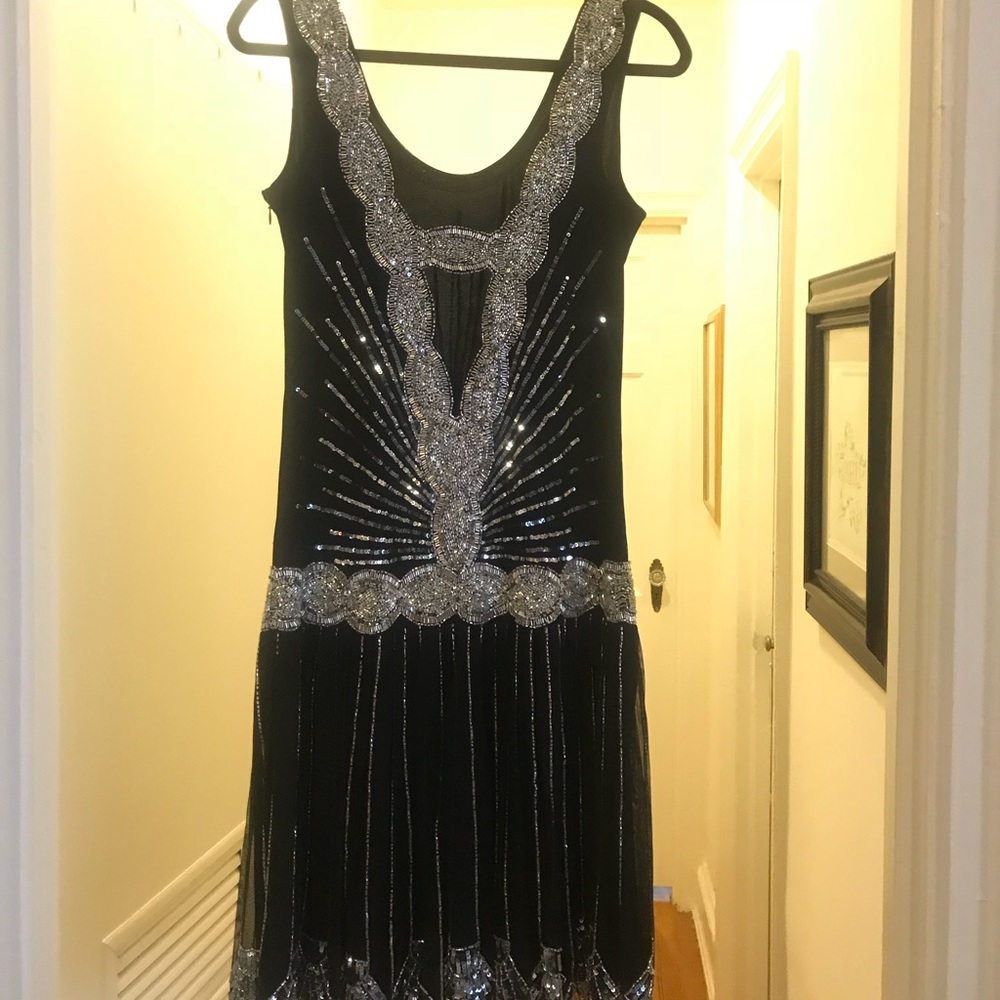 Beautiful detailed flapper dress!